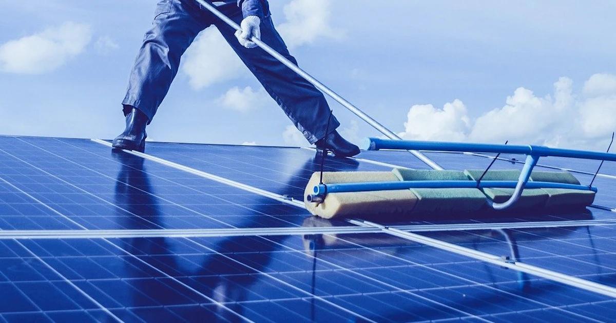do you have to clean solar panels - Can I clean solar panels myself