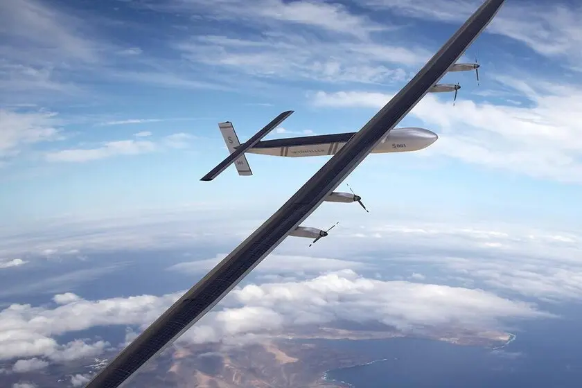 avion panel solar - Cómo es que los aviones se mantienen en el aire