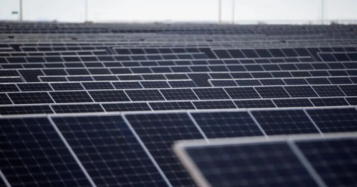 placa solar con acumulador - Cómo funcionan los paneles solares con baterías