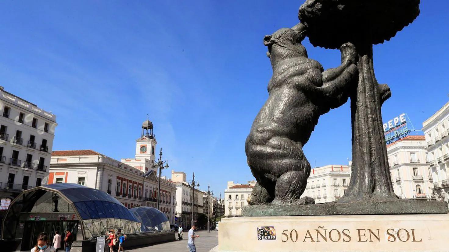 l ours sur la place puerto del sol a madrid - Cuál es la historia del oso de Madrid