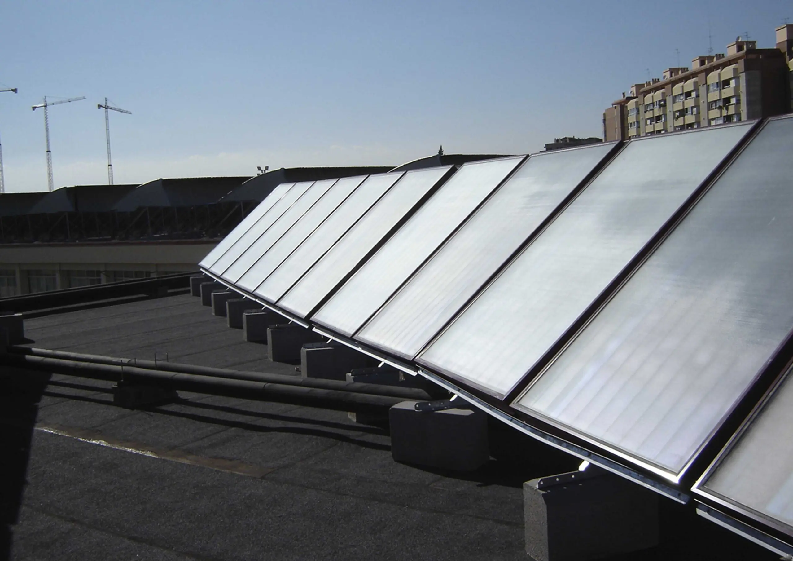 espejo placa solar - Cuáles son las ventajas de la energía termosolar