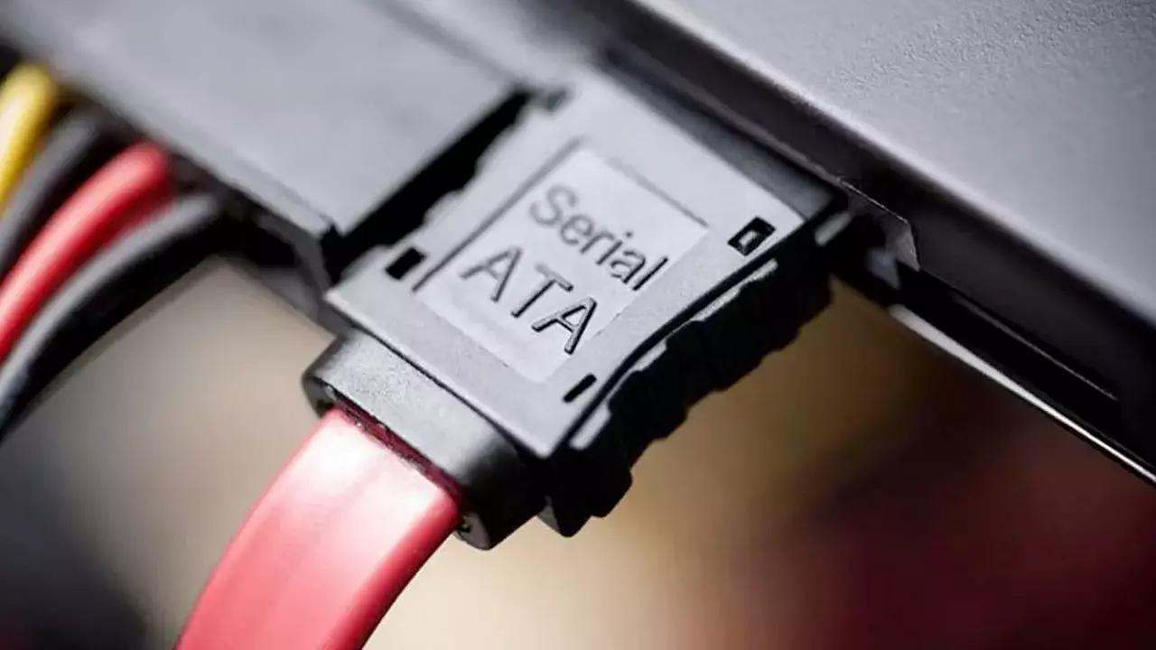 placa base solo funcionan dos sata de cuatro - Cuántos dispositivos SATA se pueden conectar