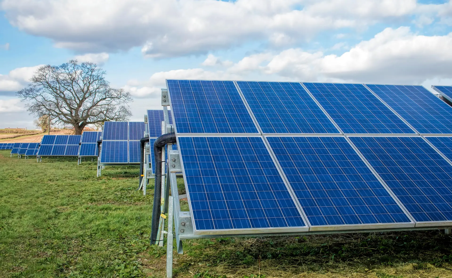 energia solar fotovoltaica tipos de centrales - Qué dos tipos de instalaciones fotovoltaicas existen y en qué se diferencian