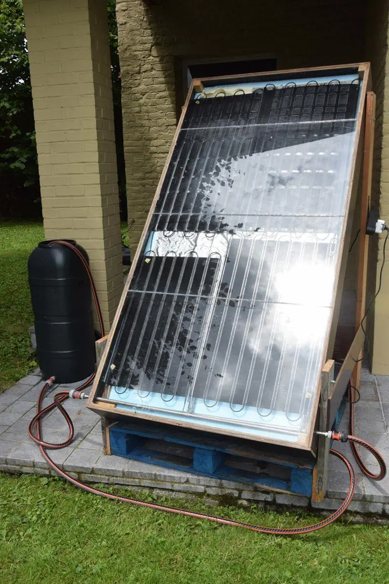 colocar placa solar calentadpor antiguo - Qué se necesita para colocar un calentador solar