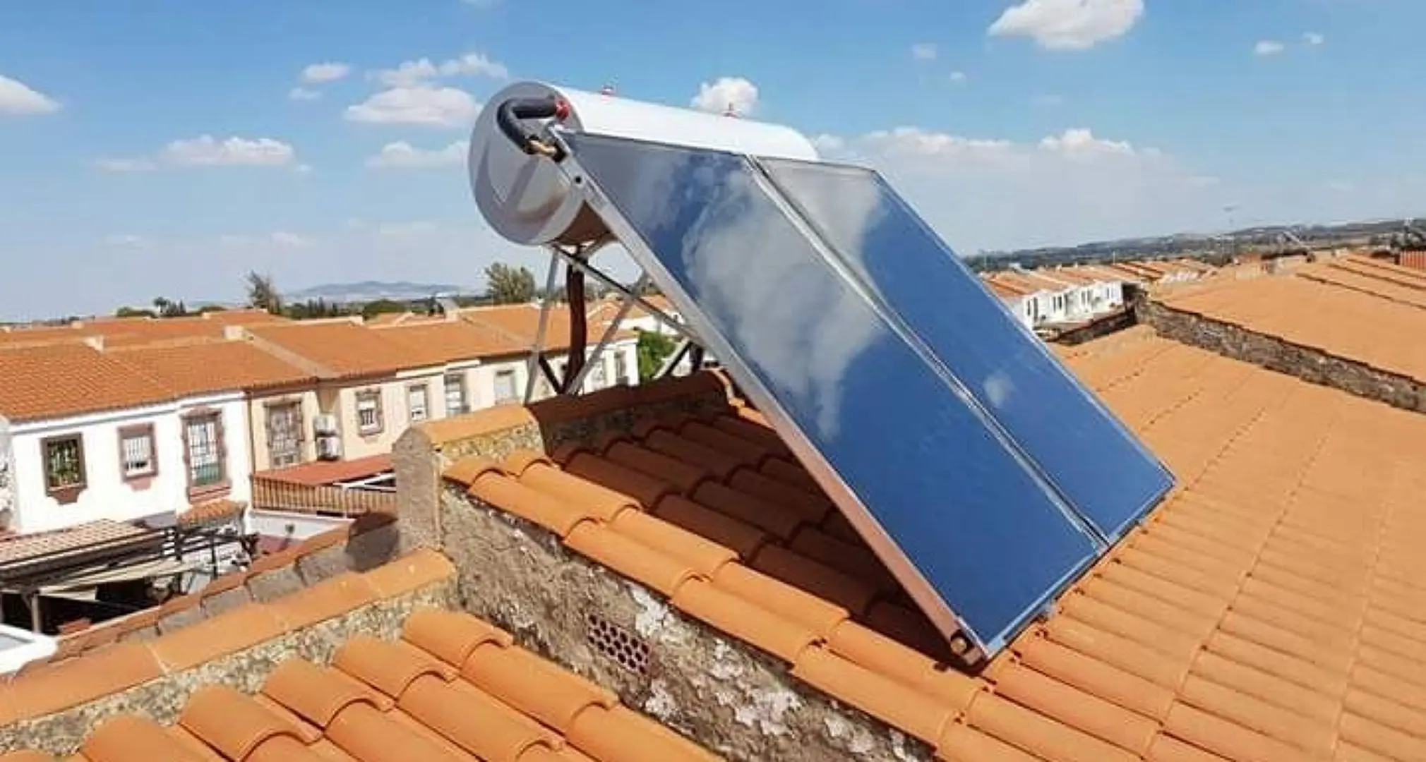 instalacion de recubrimuento termico exterior mas.placa solar fotovoltaica - Qué son instalaciones solares térmicas