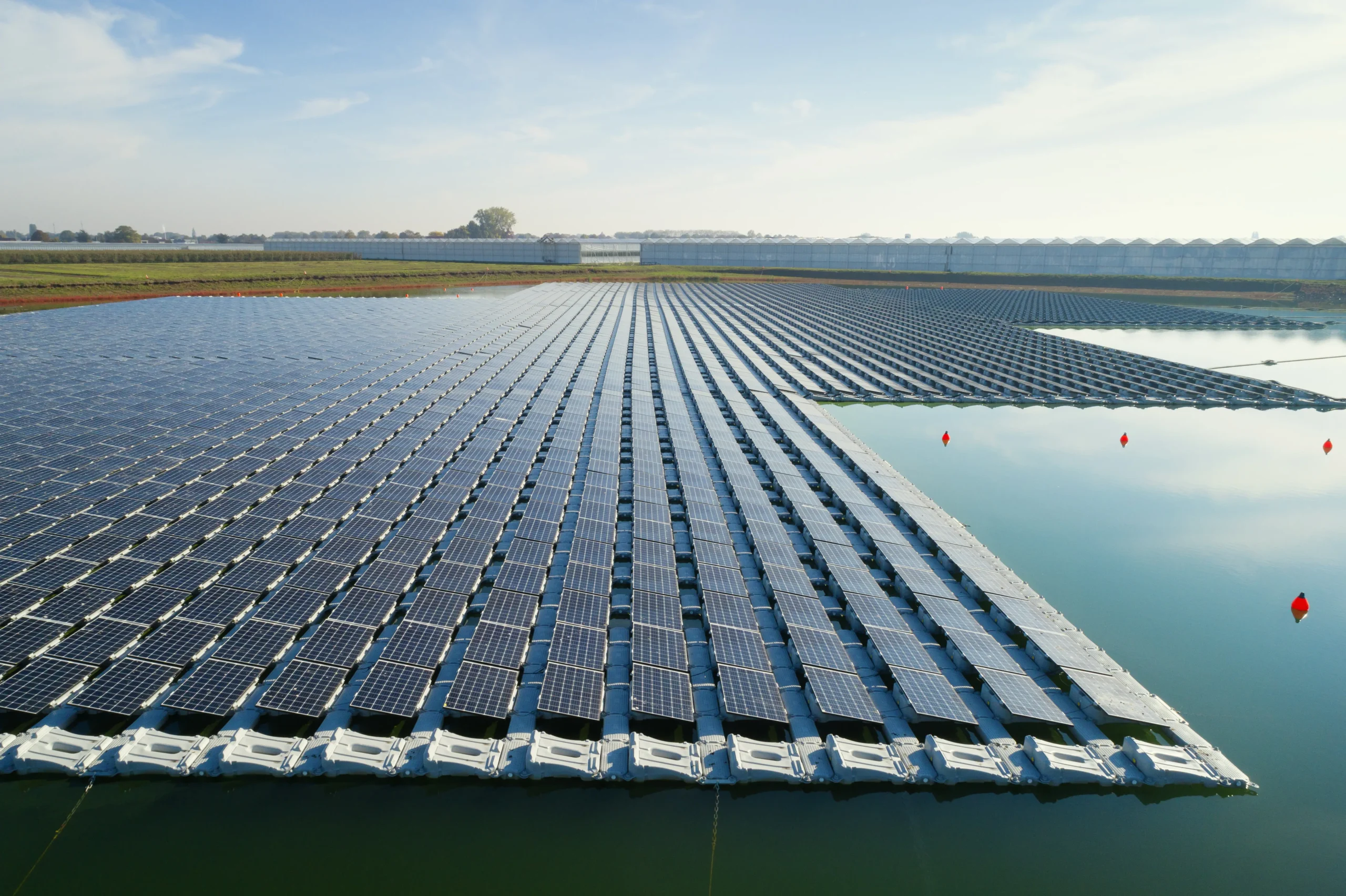 floating solar panels - What are the advantages of floating photovoltaics