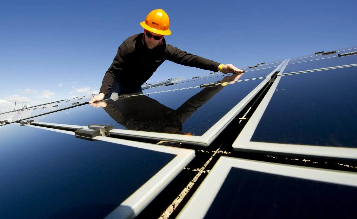 how do you dispose of solar panels - What can you do with a broken solar panel