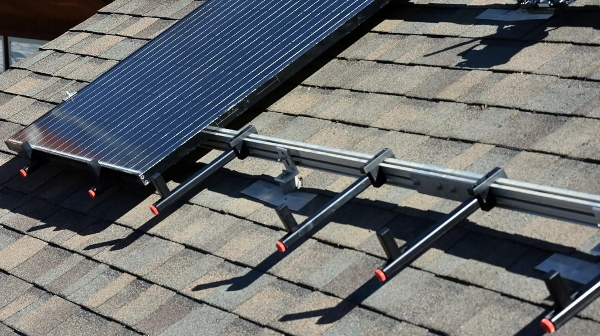 equipment needed to install solar panels - What equipment is used for solar