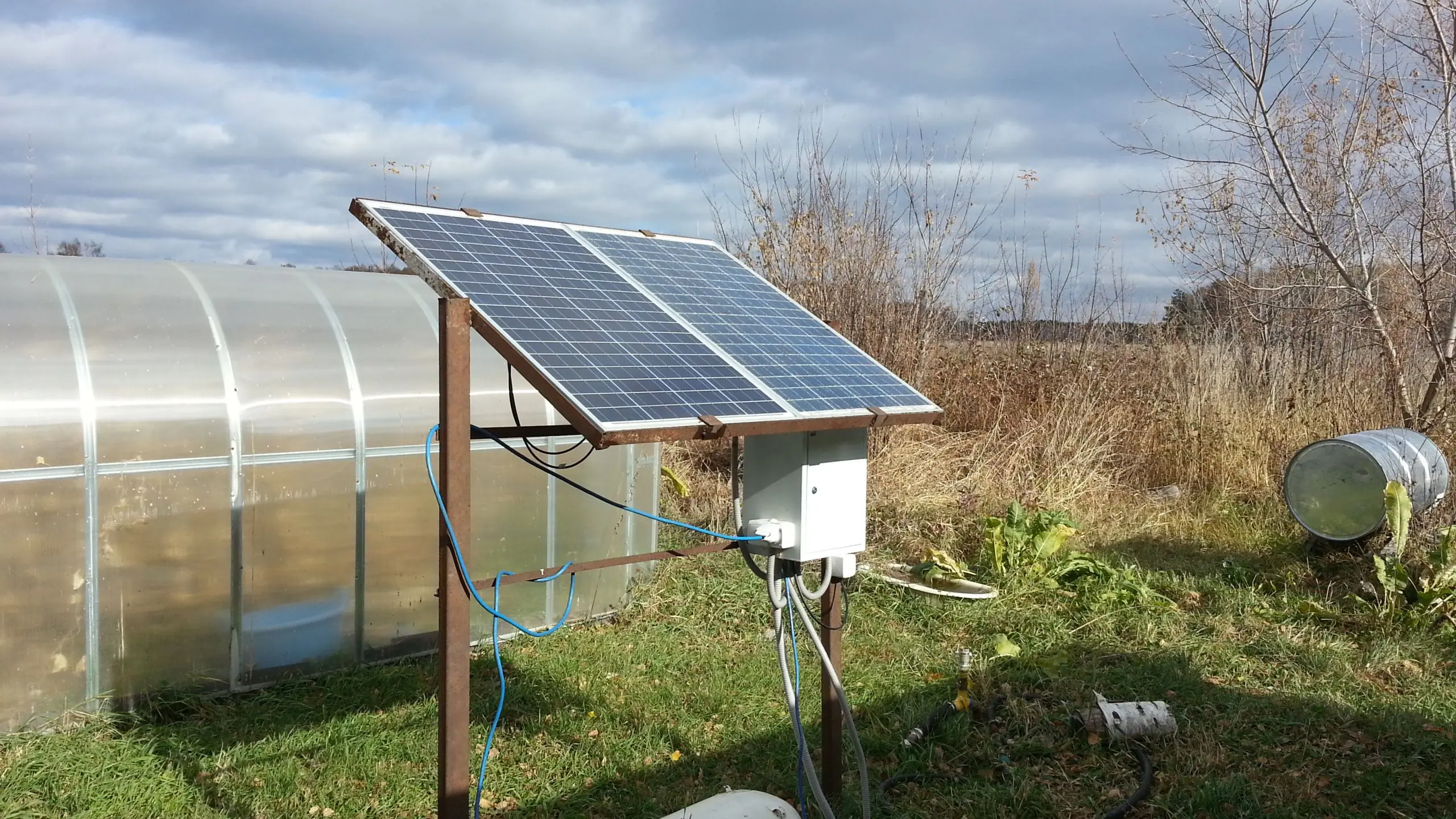 can you store electricity from solar panels - What happens to unused energy in a solar panel