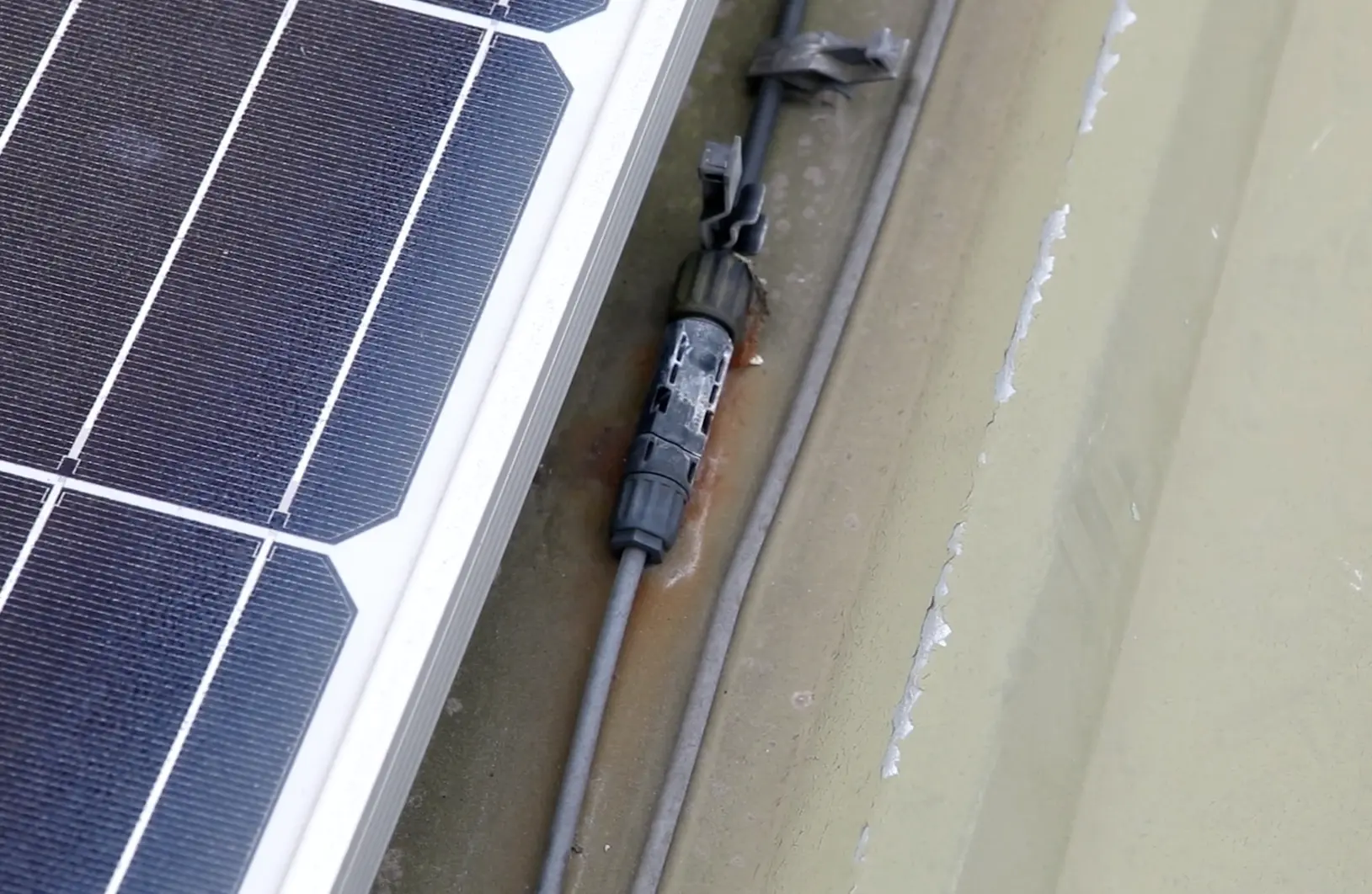 insulation fault on solar panels - What is the insulation fault