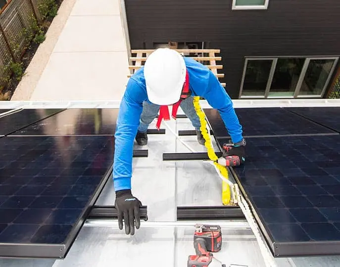 solar panel maintenance companies - What is the maintenance of commercial solar panels